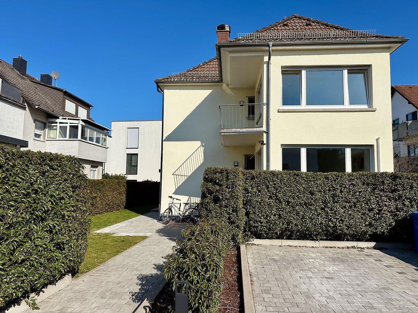 Prenájom bytu 4-izbový 110 m², Mühlheim am Main, Hesensko Prenájom bytu 4-izbový 110 m², Mühlheim am Main, Hesensko