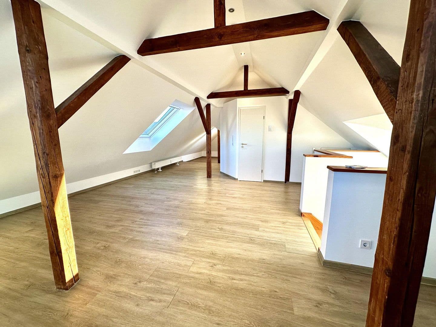 Prenájom bytu 4-izbový 110 m², Mühlheim am Main, Hesensko Prenájom bytu 4-izbový 110 m², Mühlheim am Main, Hesensko