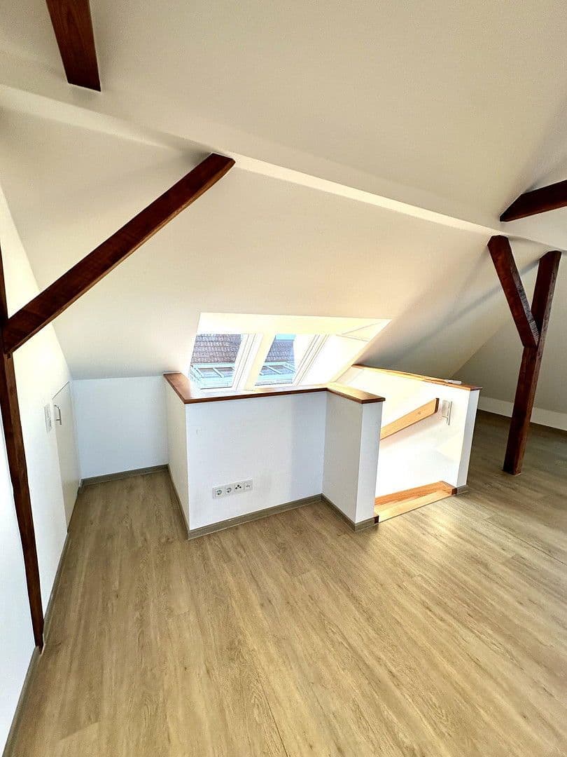 Prenájom bytu 4-izbový 110 m², Mühlheim am Main, Hesensko Prenájom bytu 4-izbový 110 m², Mühlheim am Main, Hesensko