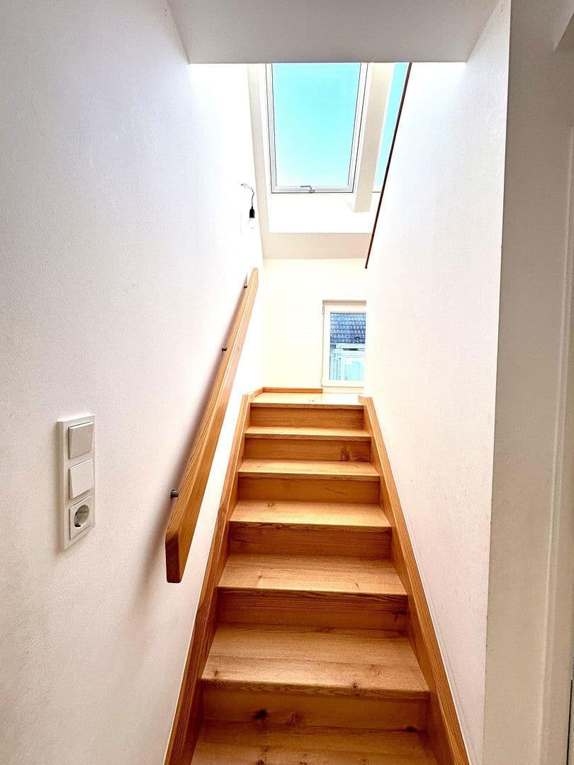 Prenájom bytu 4-izbový 110 m², Mühlheim am Main, Hesensko Prenájom bytu 4-izbový 110 m², Mühlheim am Main, Hesensko