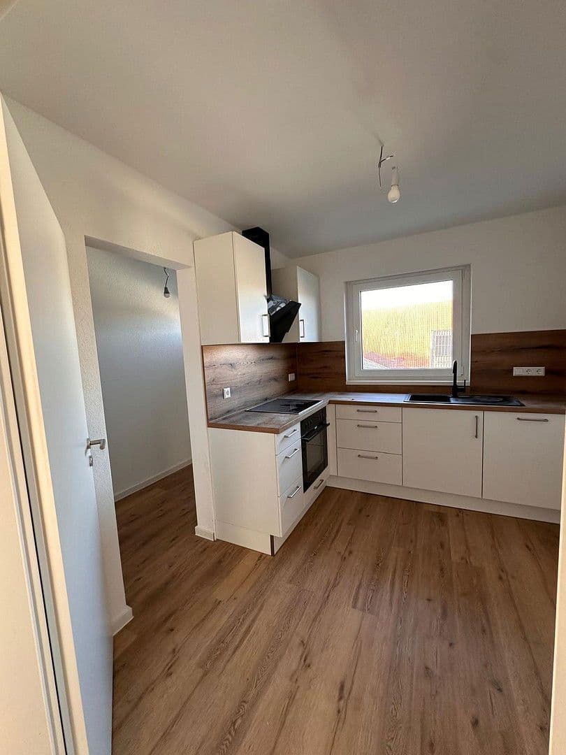 Prenájom bytu 4-izbový 102 m², Markgröningen, Bádensko-Wurttembersko Prenájom bytu 4-izbový 102 m², Markgröningen, Bádensko-Wurttembersko