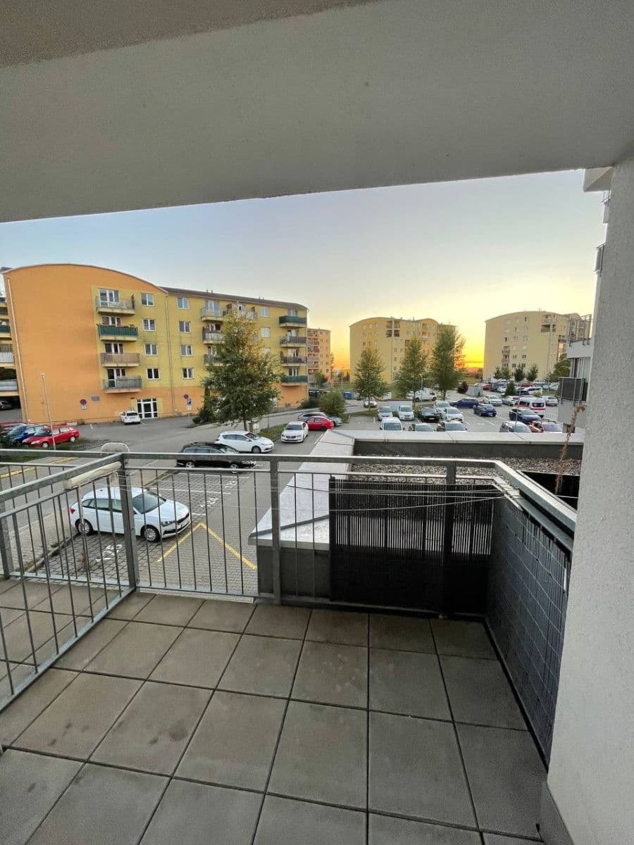 Prenájom bytu 1-izbový 31 m², V Honech, Klecany, Středočeský kraj Prenájom bytu 1-izbový 31 m², V Honech, Klecany, Středočeský kraj