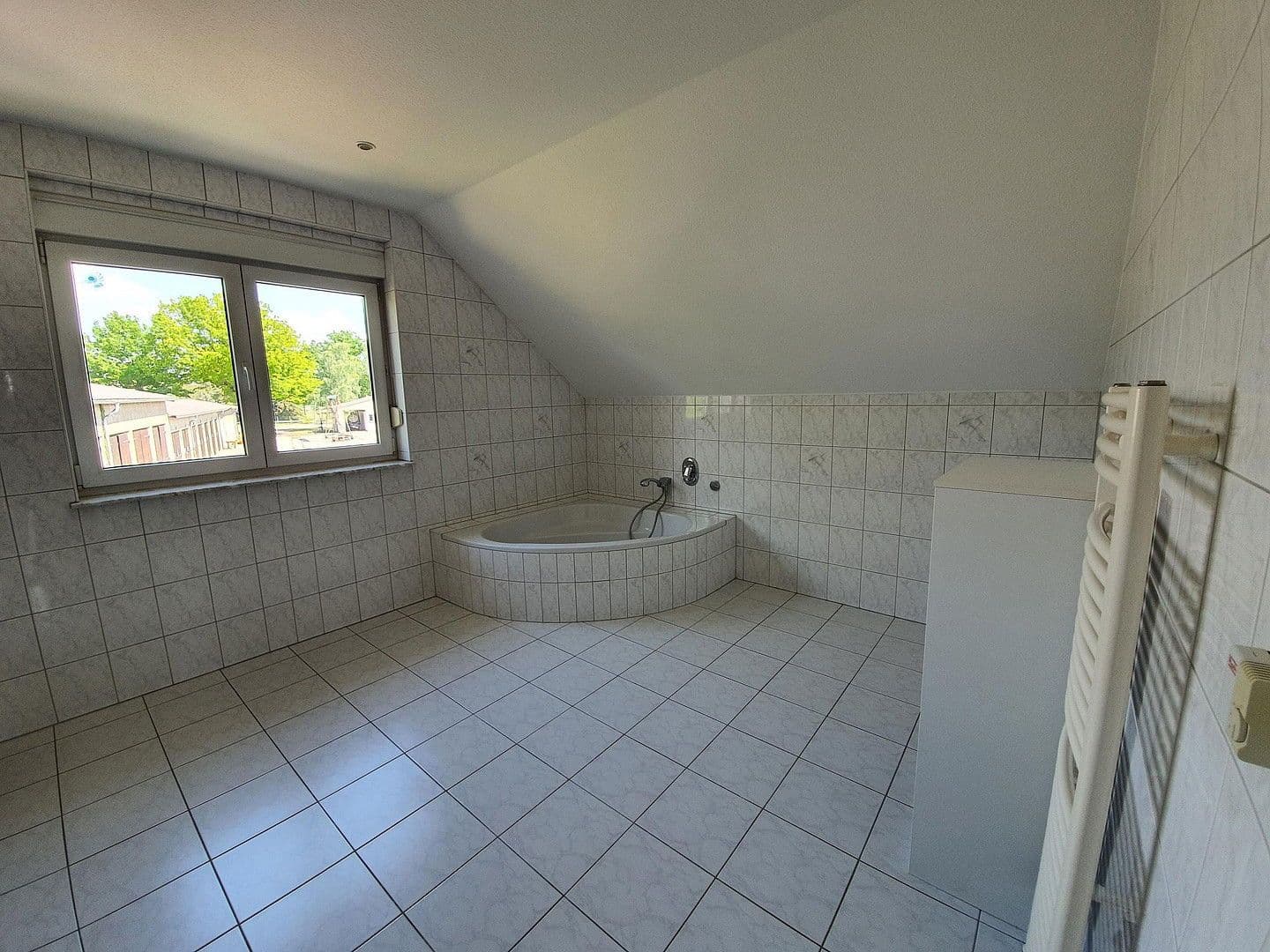 Prenájom domu 130 m², pozemek 570 m², Finsterwalde, Brandenbursko Prenájom domu 130 m², pozemek 570 m², Finsterwalde, Brandenbursko