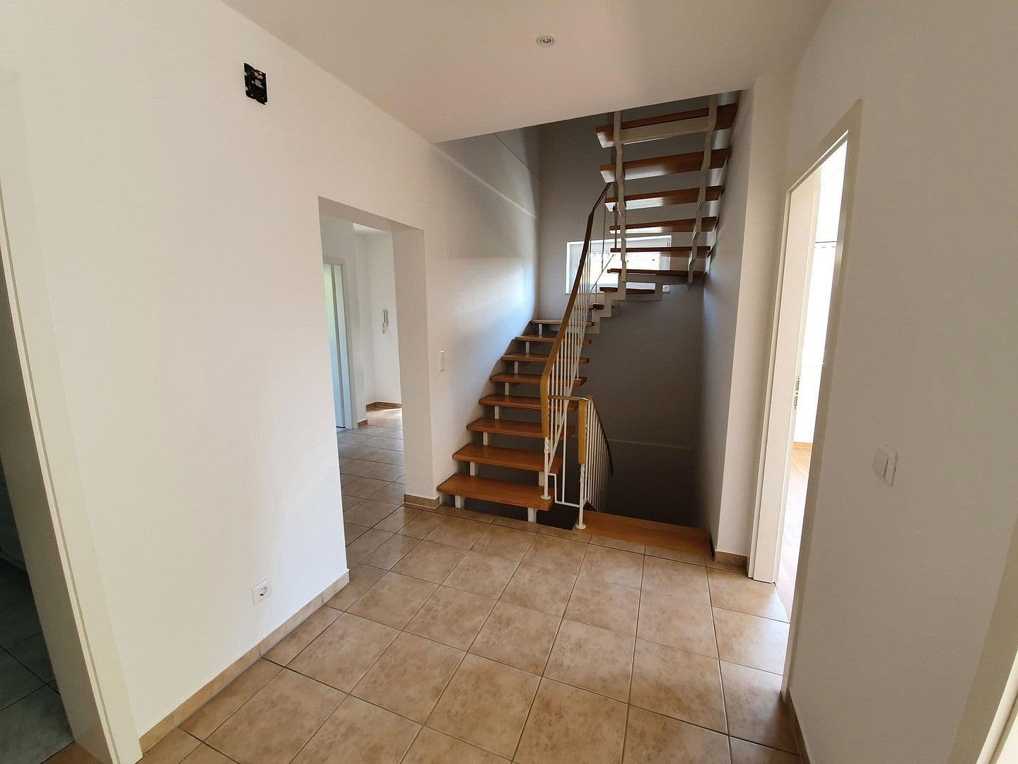 Prenájom domu 130 m², pozemek 570 m², Finsterwalde, Brandenbursko Prenájom domu 130 m², pozemek 570 m², Finsterwalde, Brandenbursko