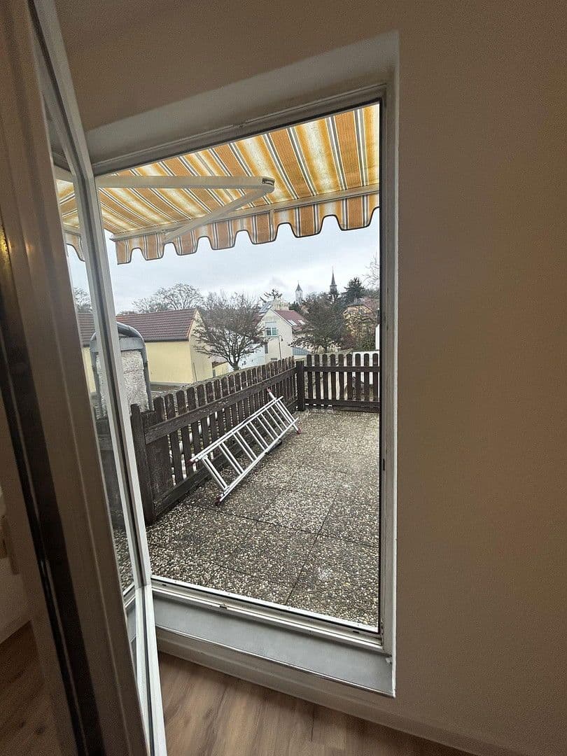 Prenájom bytu 4-izbový 115 m², Wörrstadt, Porýnie-Falcko Prenájom bytu 4-izbový 115 m², Wörrstadt, Porýnie-Falcko