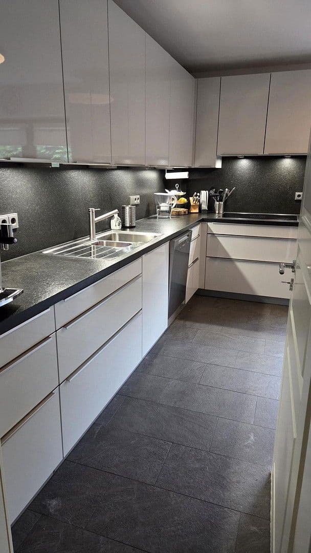 Predaj domu 165 m², pozemek 684 m², Hamburg, Hamburg Predaj domu 165 m², pozemek 684 m², Hamburg, Hamburg