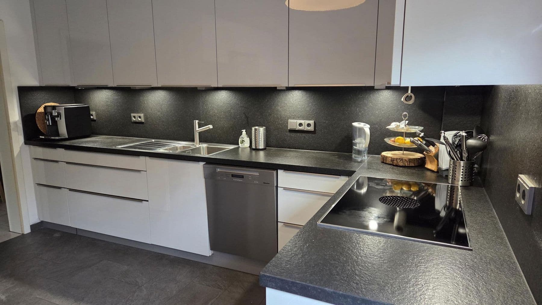 Predaj domu 165 m², pozemek 684 m², Hamburg, Hamburg Predaj domu 165 m², pozemek 684 m², Hamburg, Hamburg