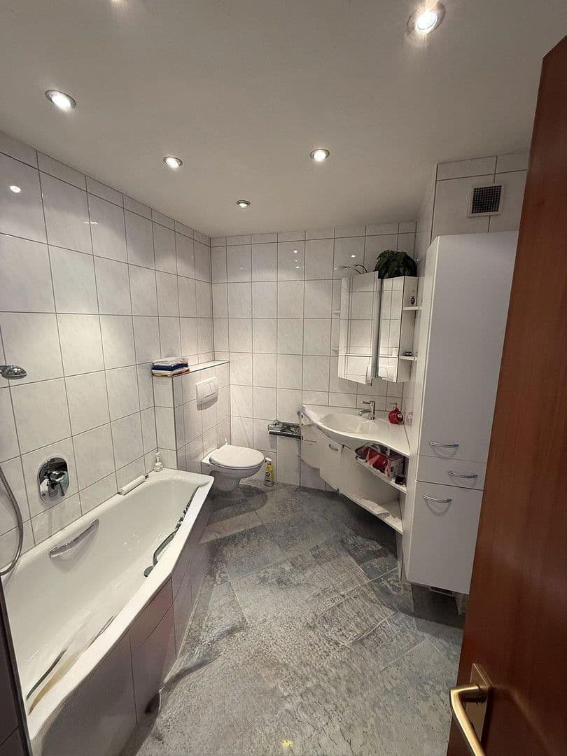 Predaj domu 140 m², pozemek 420 m², Lörrach, Bádensko-Wurttembersko Predaj domu 140 m², pozemek 420 m², Lörrach, Bádensko-Wurttembersko