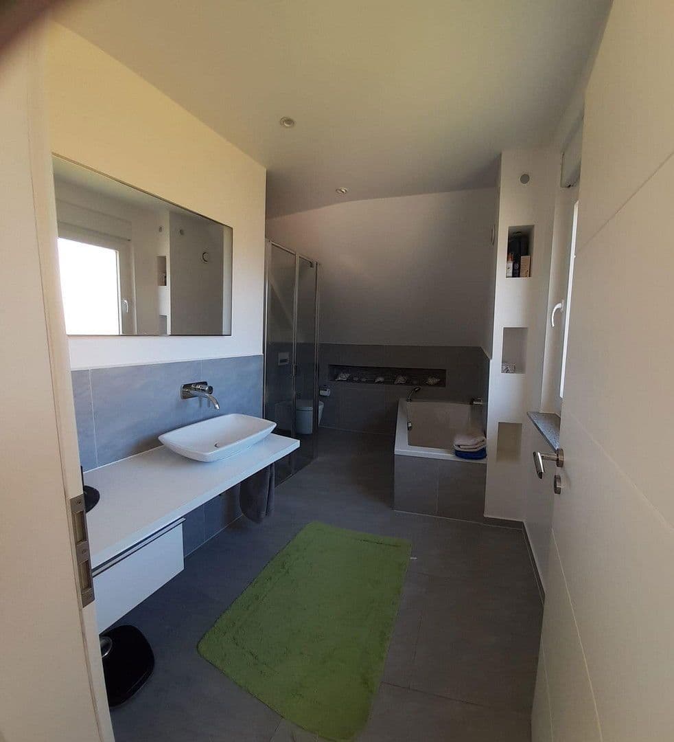 Predaj domu 185 m², pozemek 508 m², Talblick 2, Vöhrenbach, Bádensko-Wurttembersko Predaj domu 185 m², pozemek 508 m², Talblick 2, Vöhrenbach, Bádensko-Wurttembersko