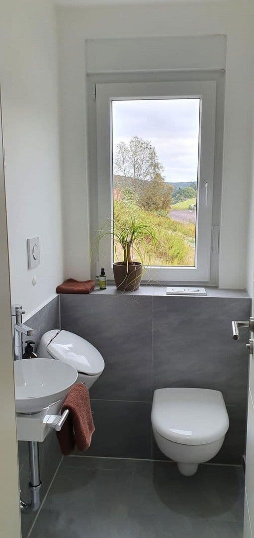 Predaj domu 185 m², pozemek 508 m², Talblick 2, Vöhrenbach, Bádensko-Wurttembersko Predaj domu 185 m², pozemek 508 m², Talblick 2, Vöhrenbach, Bádensko-Wurttembersko