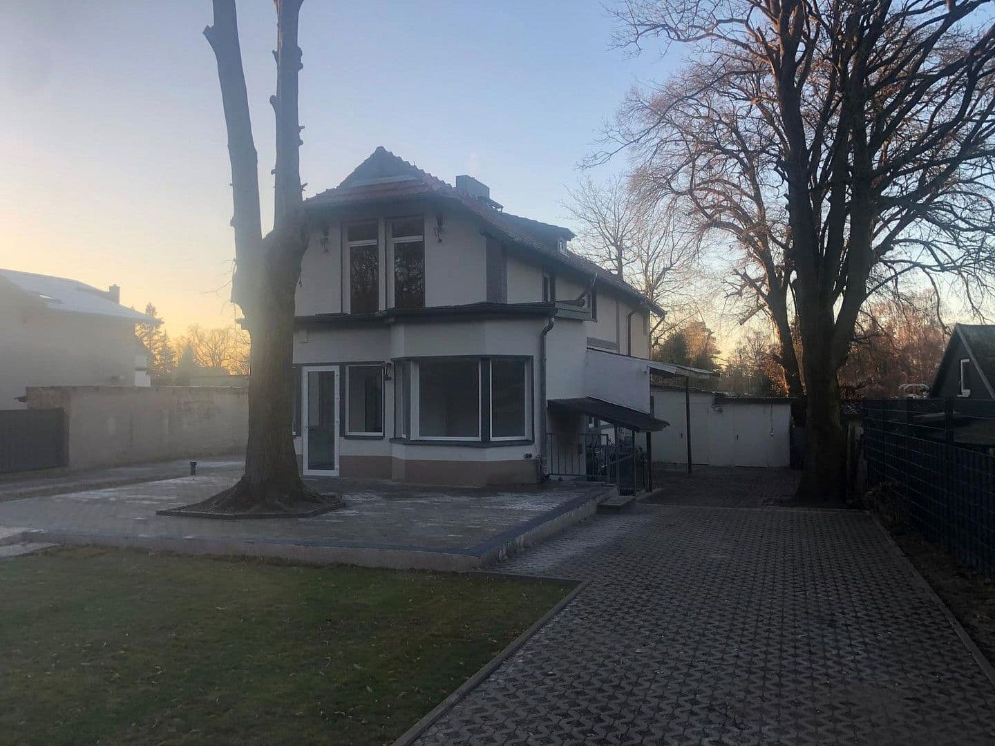 Prenájom domu 184 m², pozemek 1.300 m², Berlin, Berlín Prenájom domu 184 m², pozemek 1.300 m², Berlin, Berlín