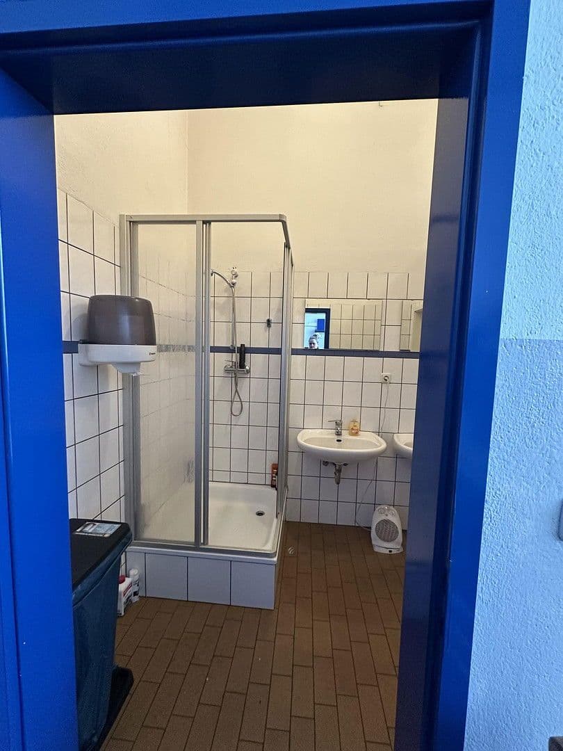 Prenájom nebytového priestoru 21.000 m², Hauptstraße 38, Rom, Meklenbursko-Predpomoransko Prenájom nebytového priestoru 21.000 m², Hauptstraße 38, Rom, Meklenbursko-Predpomoransko