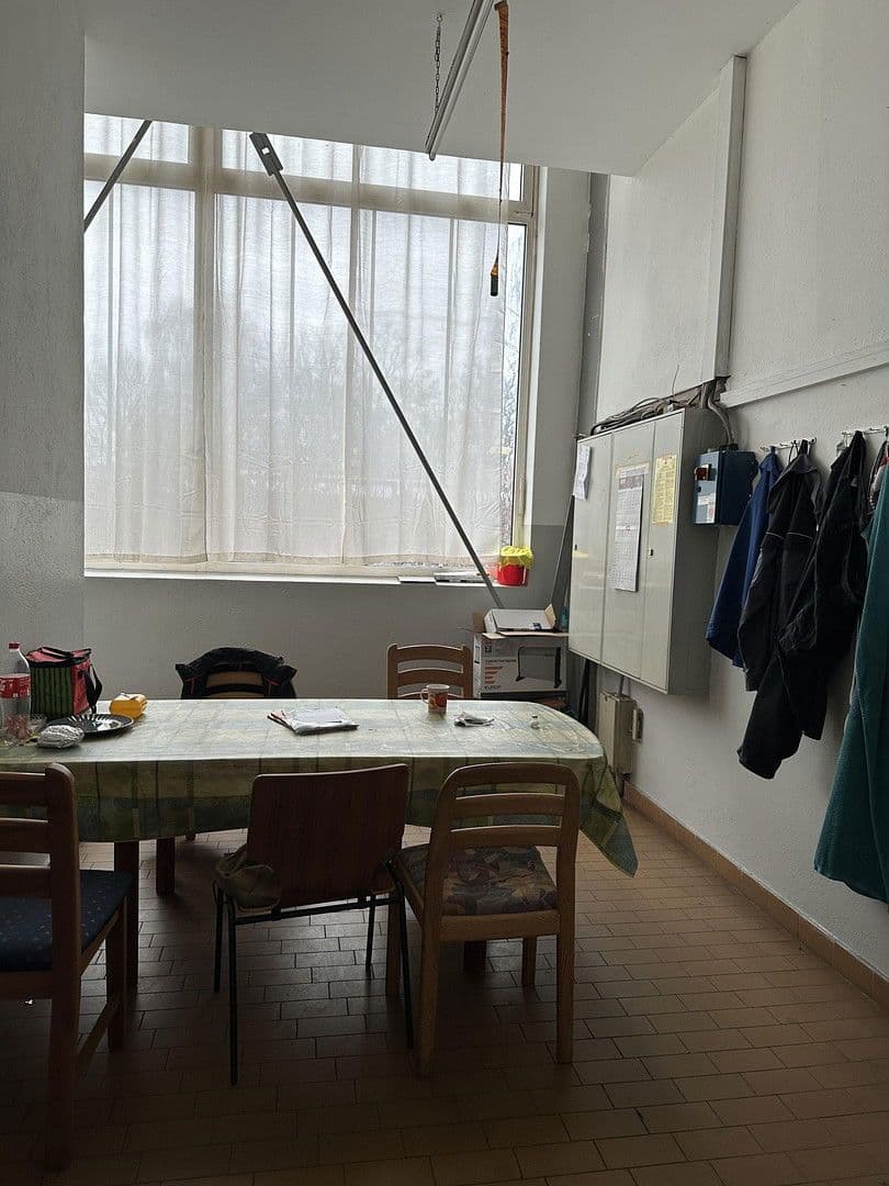 Prenájom nebytového priestoru 21.000 m², Hauptstraße 38, Rom, Meklenbursko-Predpomoransko Prenájom nebytového priestoru 21.000 m², Hauptstraße 38, Rom, Meklenbursko-Predpomoransko