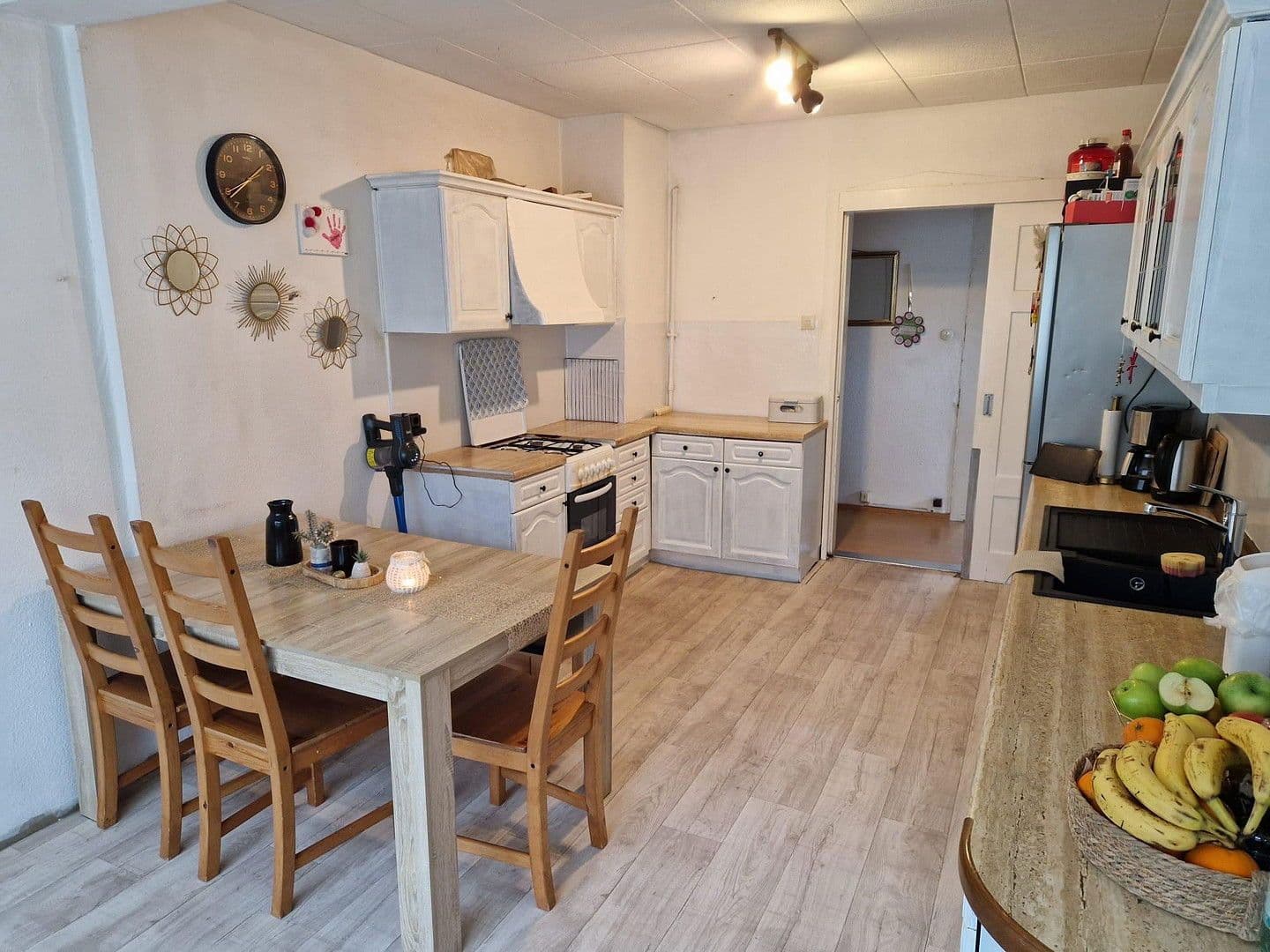 Prenájom bytu 3-izbový 80 m², Enzstraße 135, Pforzheim, Bádensko-Wurttembersko Prenájom bytu 3-izbový 80 m², Enzstraße 135, Pforzheim, Bádensko-Wurttembersko