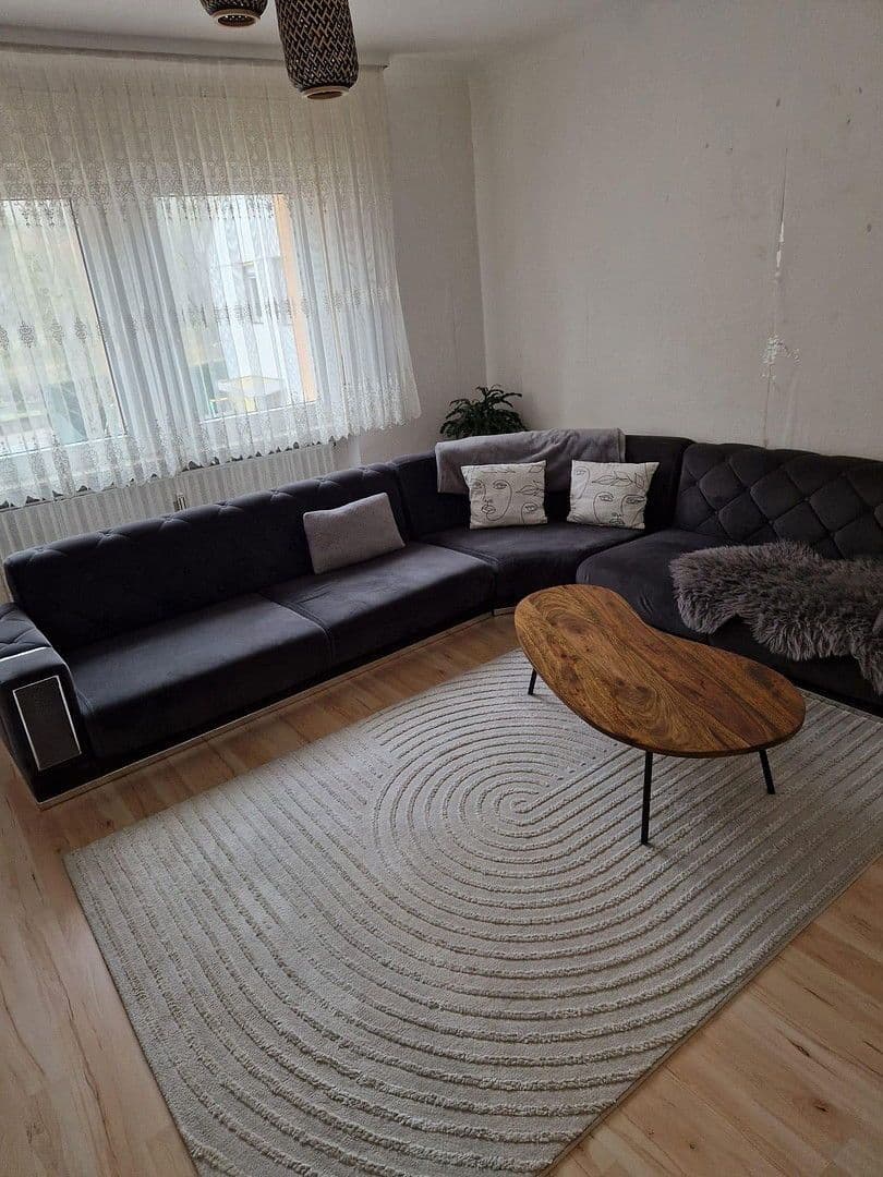 Prenájom bytu 3-izbový 80 m², Enzstraße 135, Pforzheim, Bádensko-Wurttembersko Prenájom bytu 3-izbový 80 m², Enzstraße 135, Pforzheim, Bádensko-Wurttembersko