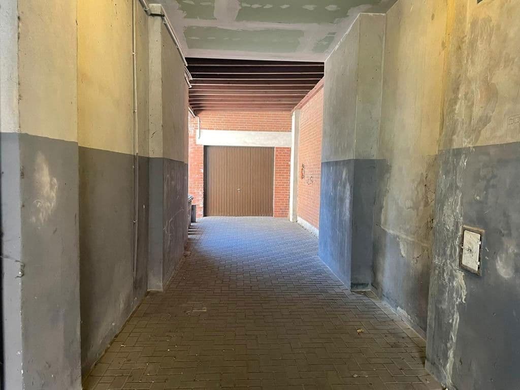 Prenájom nebytového priestoru 340 m², Veilchenstraße 24, Duisburg, Severné Porýnie - Westfálsko Prenájom nebytového priestoru 340 m², Veilchenstraße 24, Duisburg, Severné Porýnie - Westfálsko