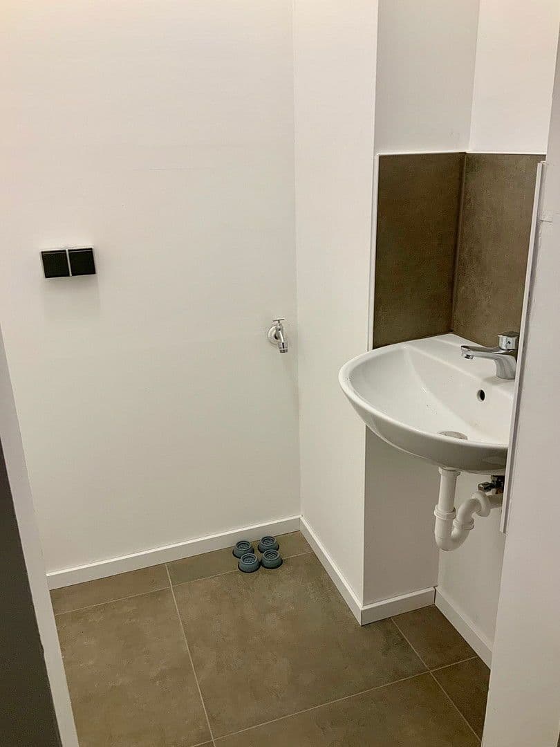 Prenájom bytu 4-izbový 96 m², Hardegsen, Dolné Sasko Prenájom bytu 4-izbový 96 m², Hardegsen, Dolné Sasko