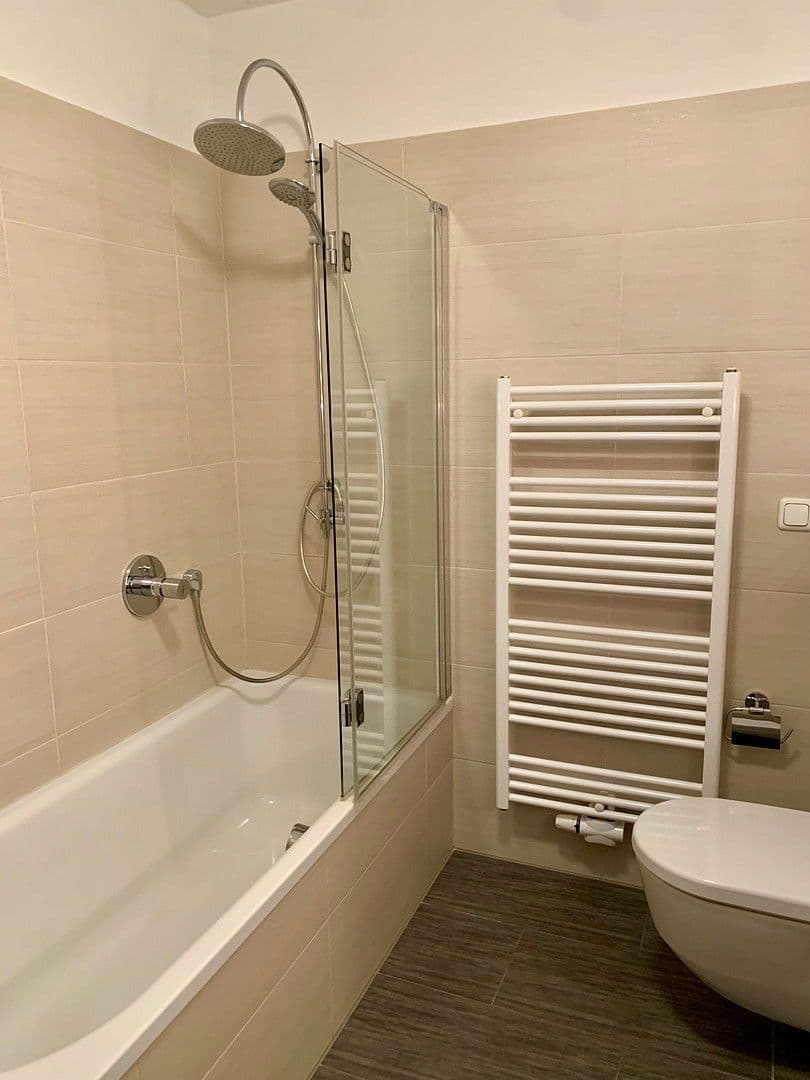 Prenájom bytu 4-izbový 96 m², Hardegsen, Dolné Sasko Prenájom bytu 4-izbový 96 m², Hardegsen, Dolné Sasko