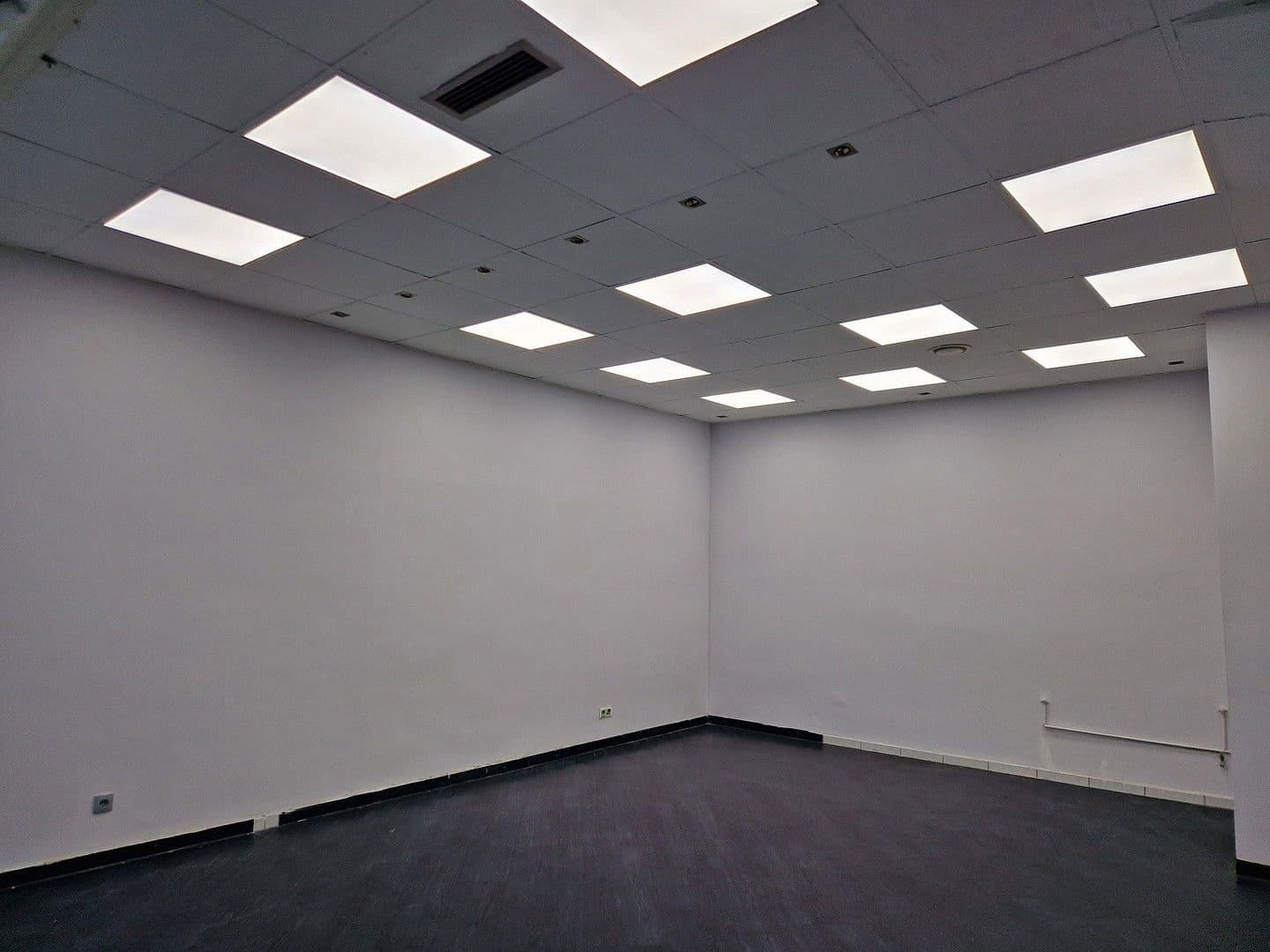 Prenájom nebytového priestoru 37 m², Bahnstrasse 28-30, Erkrath, Severné Porýnie - Westfálsko Prenájom nebytového priestoru 37 m², Bahnstrasse 28-30, Erkrath, Severné Porýnie - Westfálsko