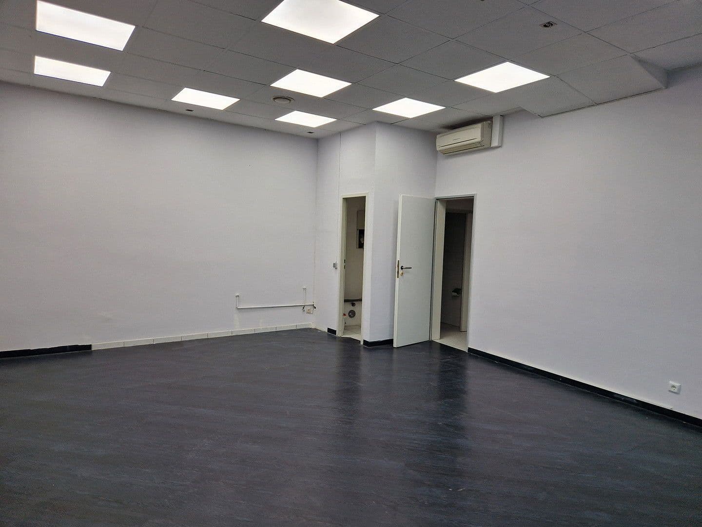 Prenájom nebytového priestoru 37 m², Bahnstrasse 28-30, Erkrath, Severné Porýnie - Westfálsko Prenájom nebytového priestoru 37 m², Bahnstrasse 28-30, Erkrath, Severné Porýnie - Westfálsko