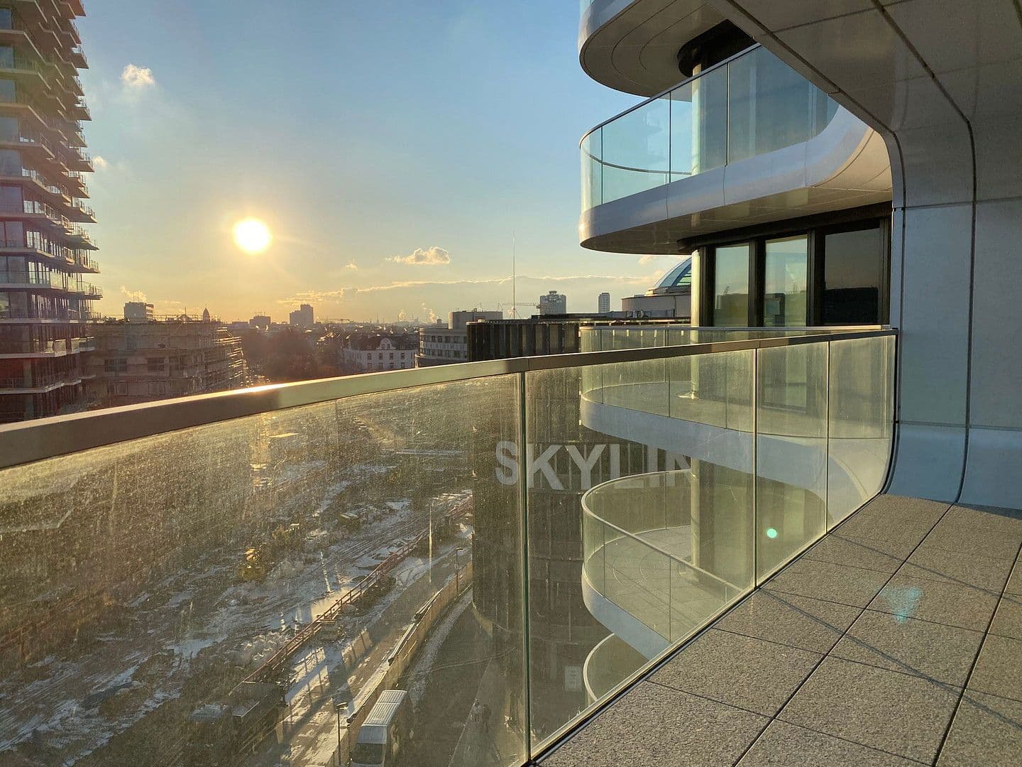 Prenájom bytu 4-izbový 110 m², Europa-Allee 2, Frankfurt am Main, Hesensko Prenájom bytu 4-izbový 110 m², Europa-Allee 2, Frankfurt am Main, Hesensko