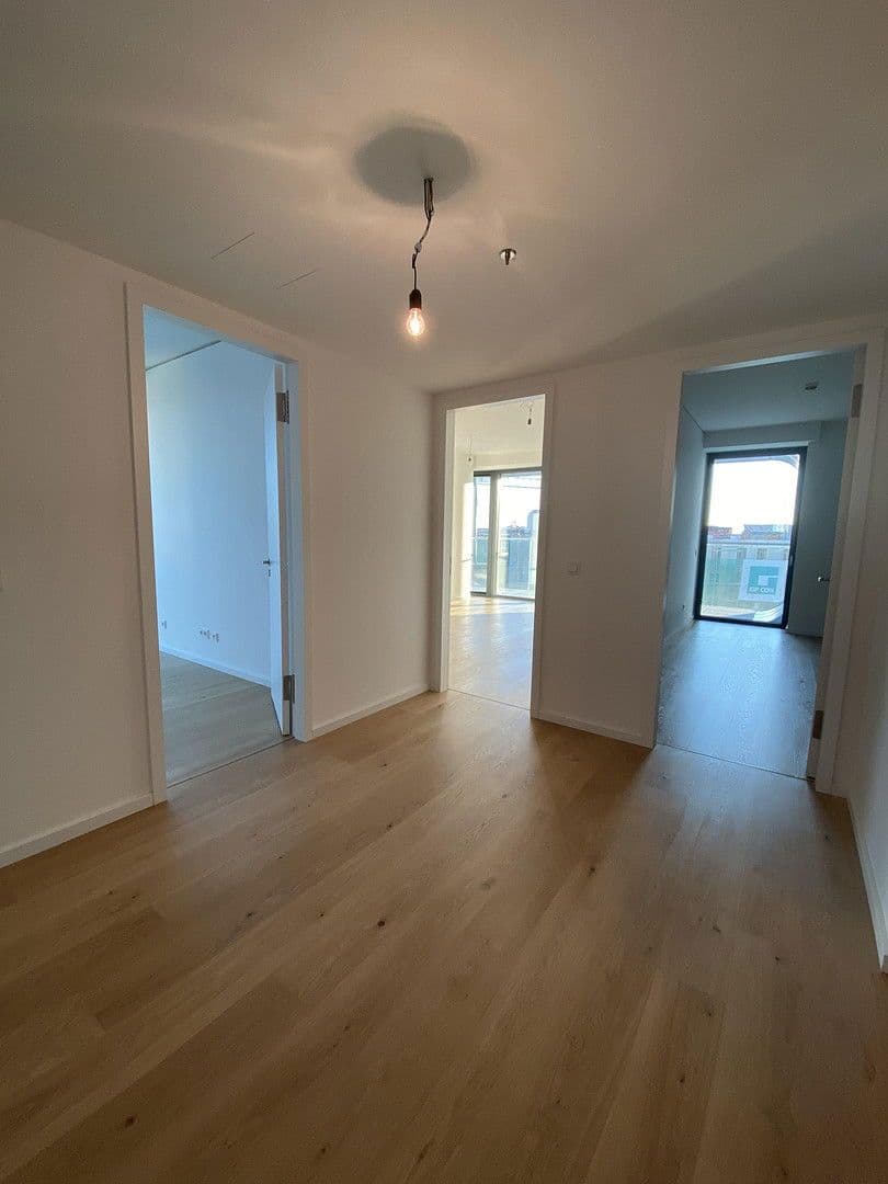 Prenájom bytu 4-izbový 110 m², Europa-Allee 2, Frankfurt am Main, Hesensko Prenájom bytu 4-izbový 110 m², Europa-Allee 2, Frankfurt am Main, Hesensko