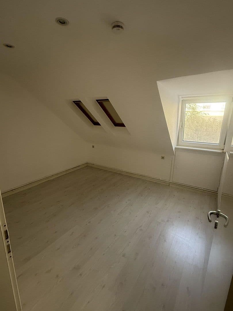 Prenájom domu 180 m², pozemek 500 m², Kapellenstraße 12a, Hannover, Dolné Sasko Prenájom domu 180 m², pozemek 500 m², Kapellenstraße 12a, Hannover, Dolné Sasko