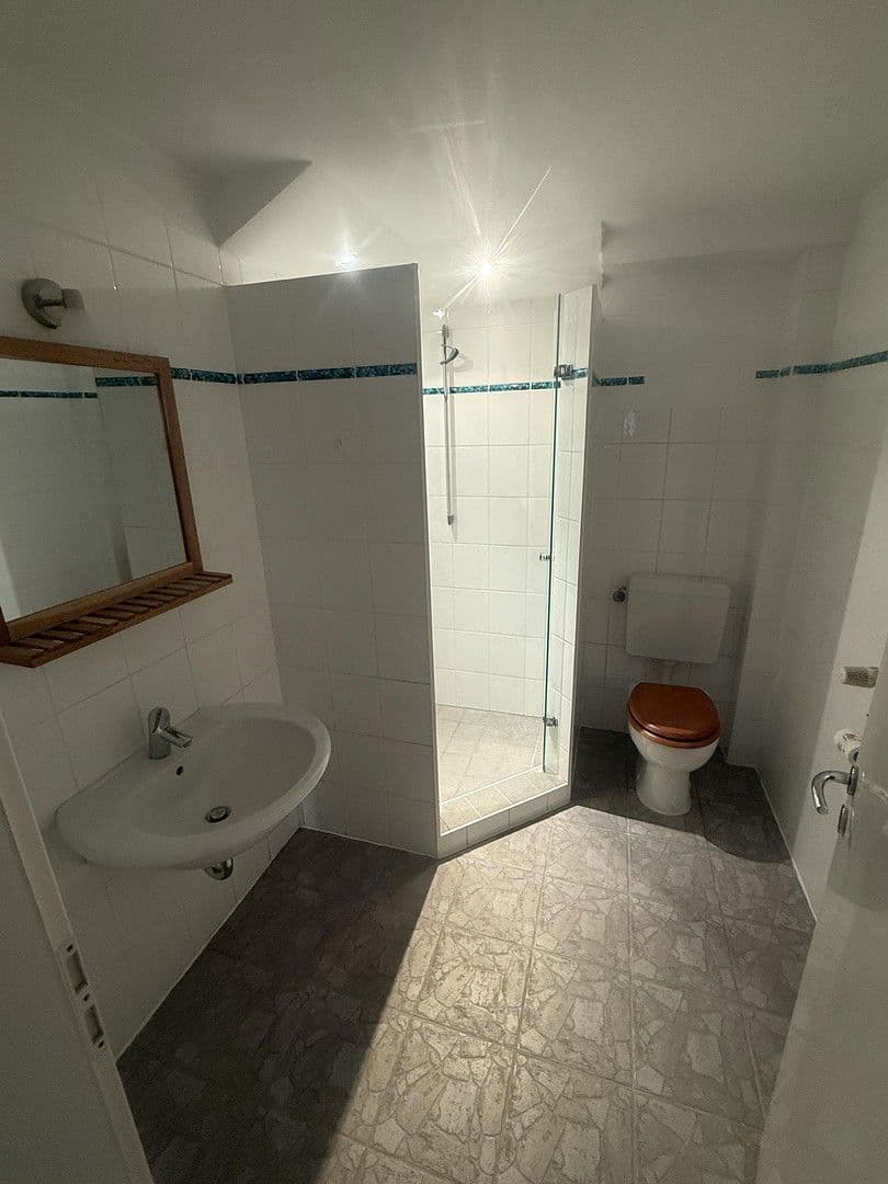 Prenájom domu 180 m², pozemek 500 m², Kapellenstraße 12a, Hannover, Dolné Sasko Prenájom domu 180 m², pozemek 500 m², Kapellenstraße 12a, Hannover, Dolné Sasko