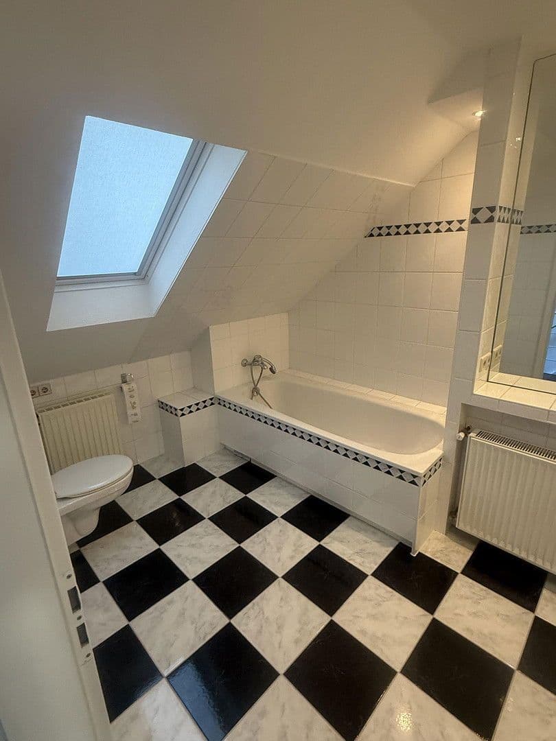 Prenájom domu 180 m², pozemek 500 m², Kapellenstraße 12a, Hannover, Dolné Sasko Prenájom domu 180 m², pozemek 500 m², Kapellenstraße 12a, Hannover, Dolné Sasko