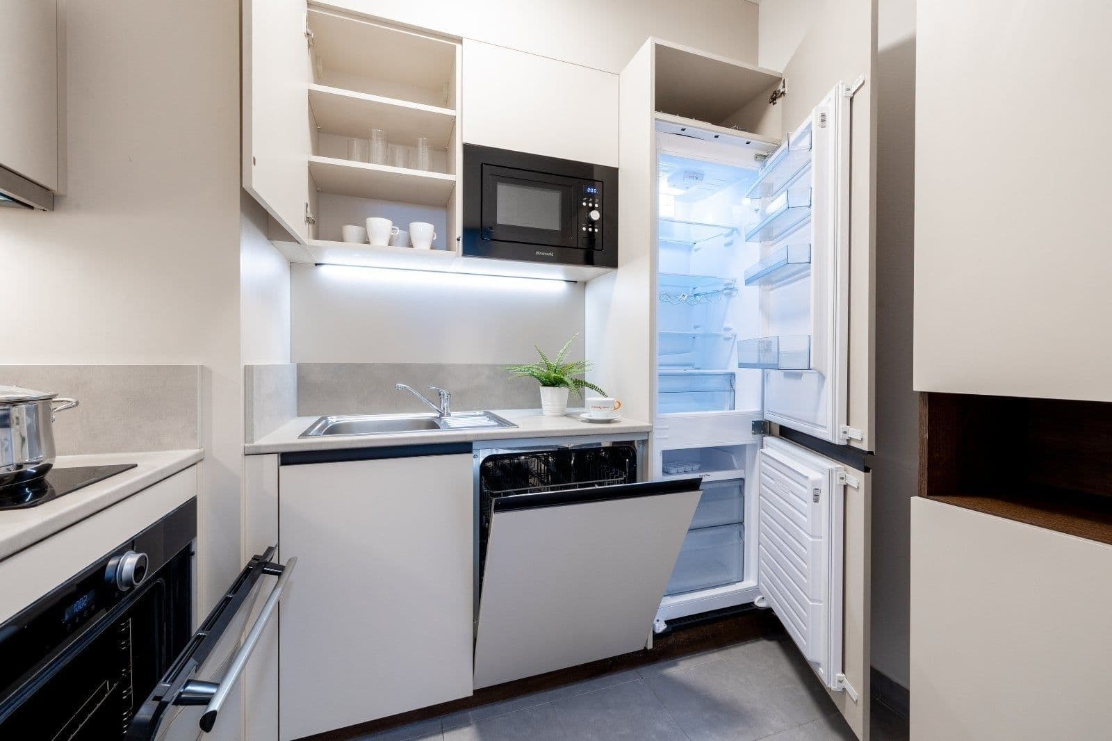Prenájom bytu 2-izbový 43 m², Magisterská, Plzeň, Plzeňský kraj Prenájom bytu 2-izbový 43 m², Magisterská, Plzeň, Plzeňský kraj