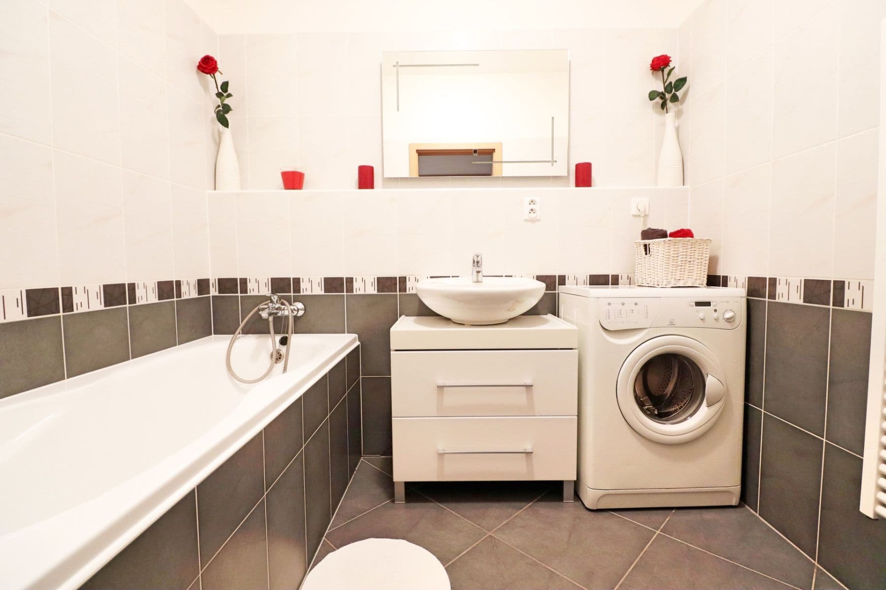 Prenájom bytu 3-izbový 81 m², Sicherova, Praha, Praha Prenájom bytu 3-izbový 81 m², Sicherova, Praha, Praha