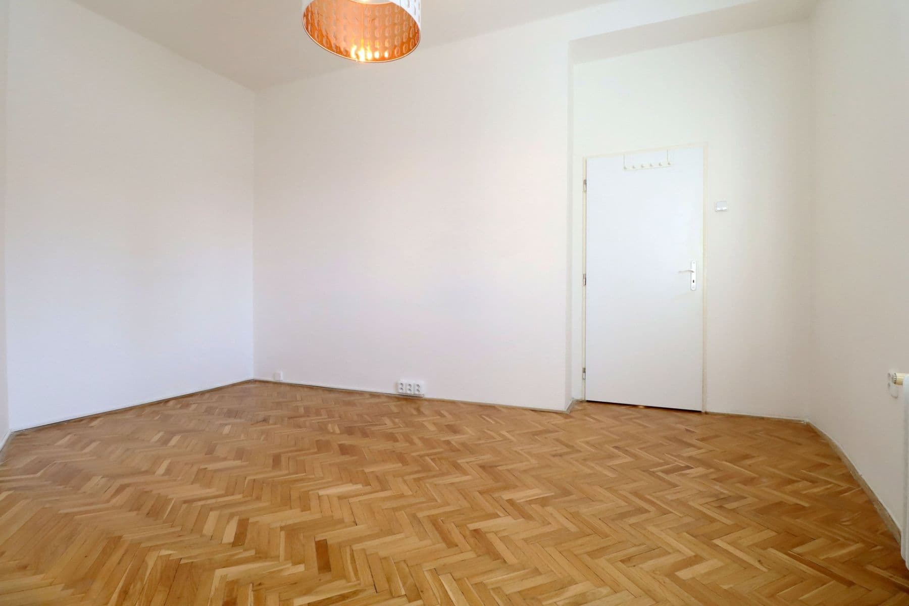 Prenájom bytu 3-izbový 56 m², Čimická, Praha, Praha Prenájom bytu 3-izbový 56 m², Čimická, Praha, Praha