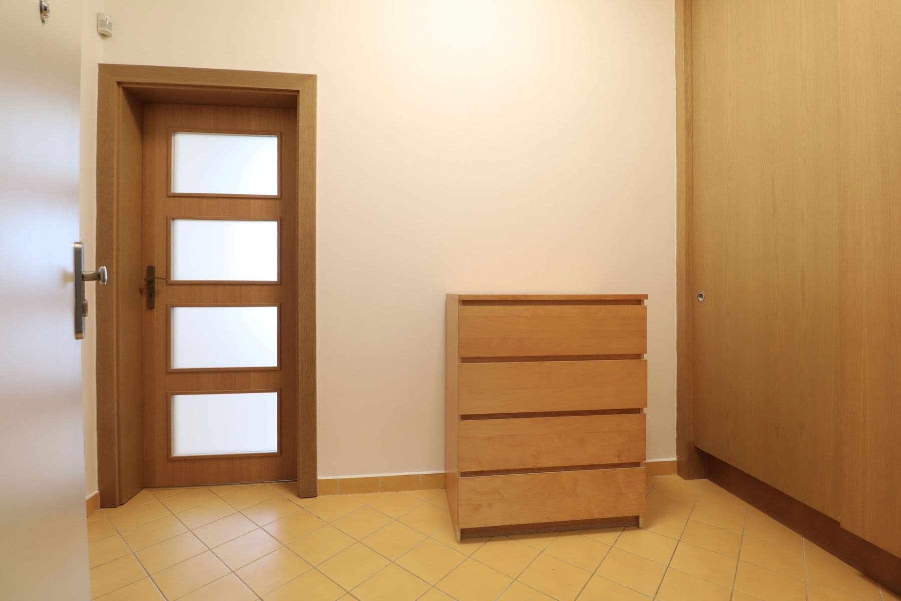 Prenájom bytu 1-izbový 34 m², Českomoravská, Praha, Praha Prenájom bytu 1-izbový 34 m², Českomoravská, Praha, Praha