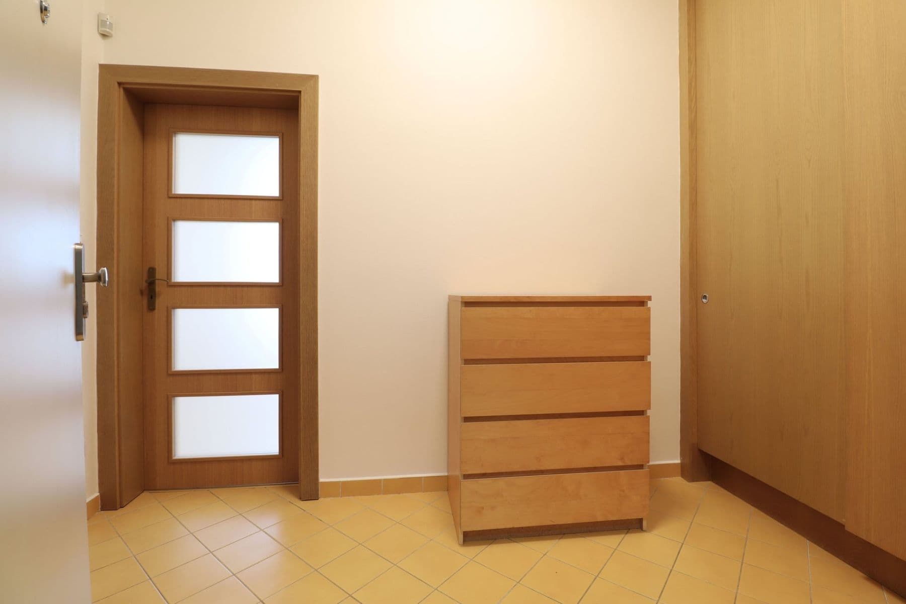 Prenájom bytu 1-izbový 34 m², Českomoravská, Praha, Praha Prenájom bytu 1-izbový 34 m², Českomoravská, Praha, Praha