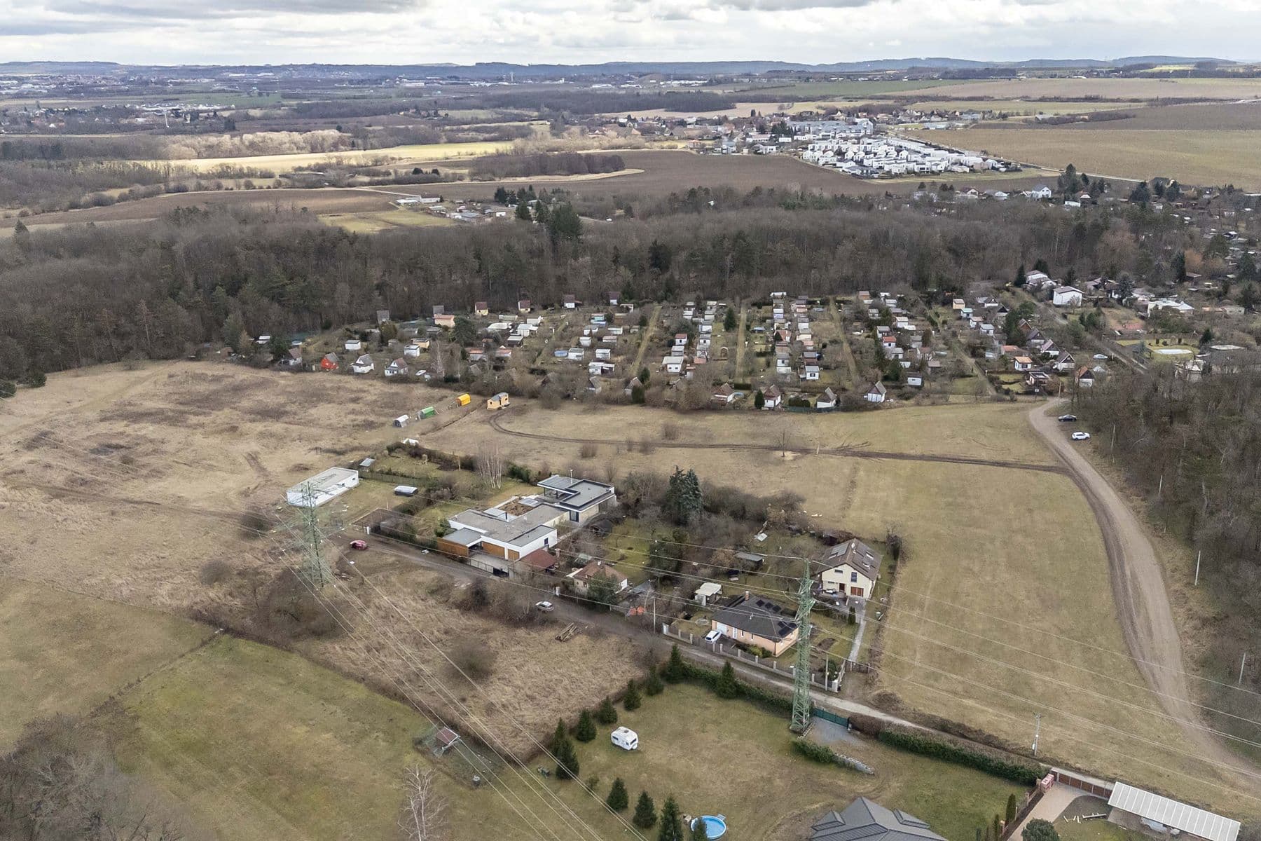 Predaj pozemku 890 m², Do Lipin, Praha, Praha Predaj pozemku 890 m², Do Lipin, Praha, Praha