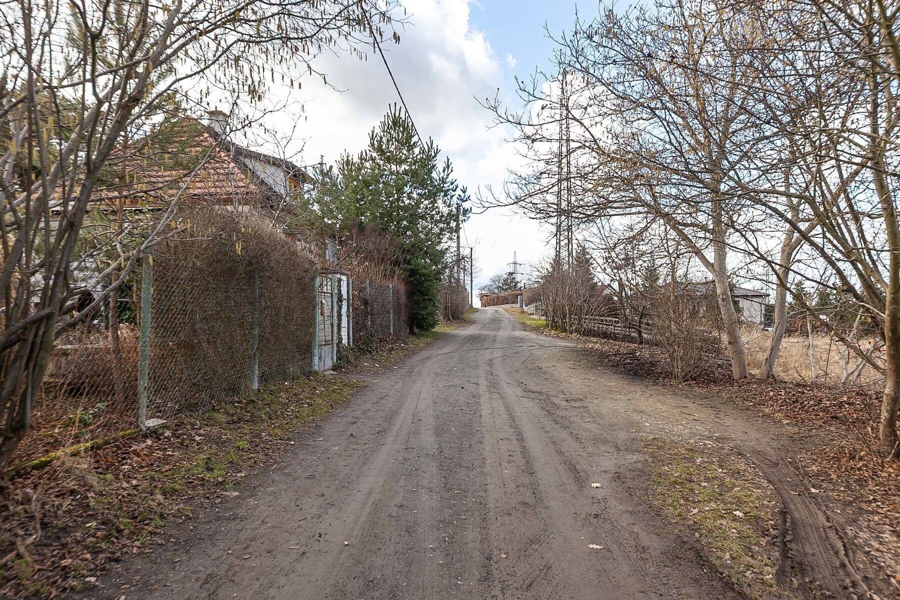 Predaj pozemku 890 m², Do Lipin, Praha, Praha Predaj pozemku 890 m², Do Lipin, Praha, Praha