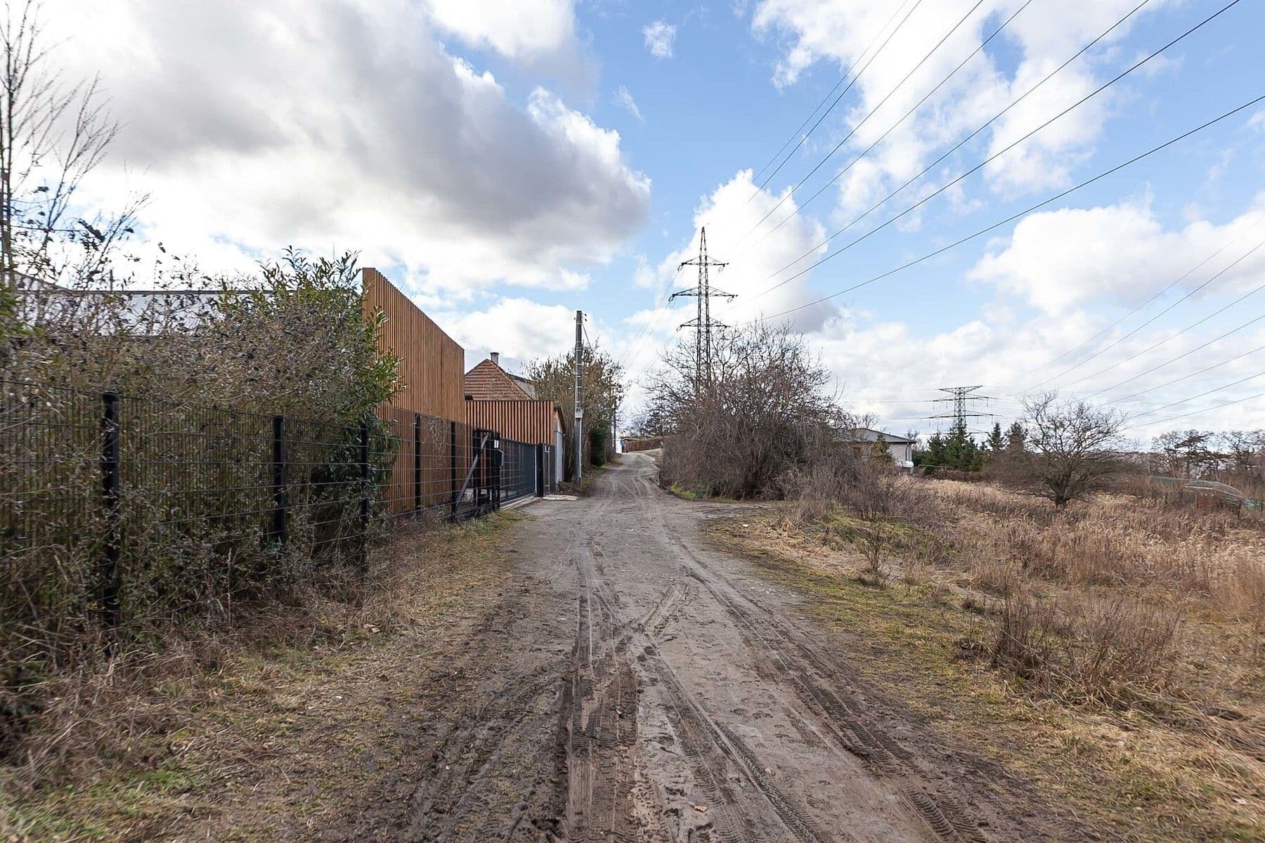 Predaj pozemku 890 m², Do Lipin, Praha, Praha Predaj pozemku 890 m², Do Lipin, Praha, Praha