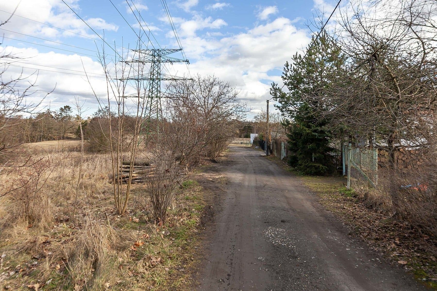 Predaj pozemku 890 m², Do Lipin, Praha, Praha Predaj pozemku 890 m², Do Lipin, Praha, Praha