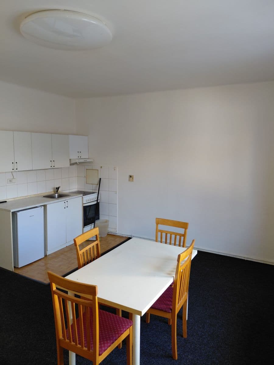 Prenájom bytu 2-izbový 40 m², Nová Čtvrť, Kněževes, Středočeský kraj Prenájom bytu 2-izbový 40 m², Nová Čtvrť, Kněževes, Středočeský kraj