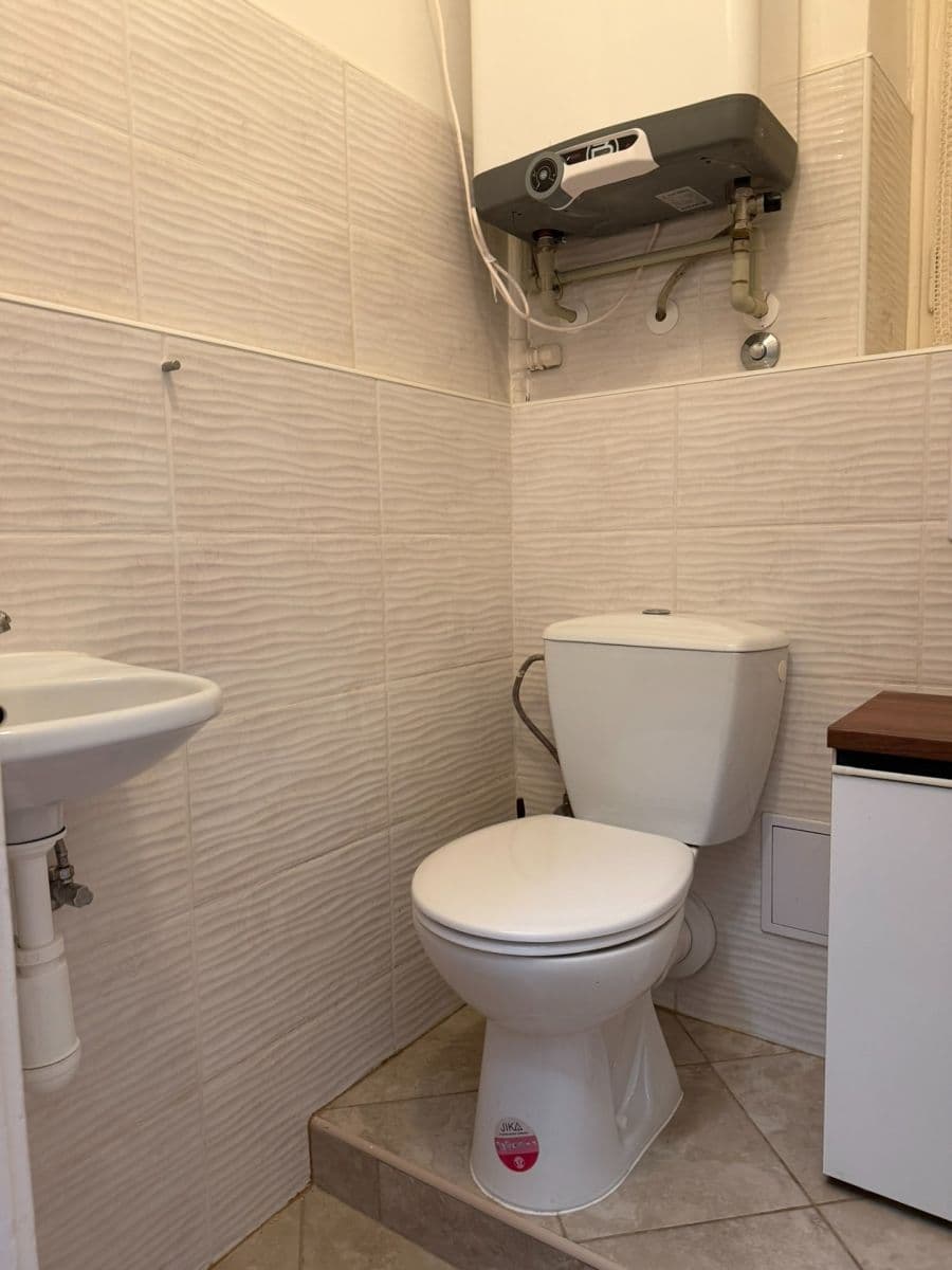 Prenájom bytu 1-izbový 35 m², Bartoškova, Praha, Praha Prenájom bytu 1-izbový 35 m², Bartoškova, Praha, Praha