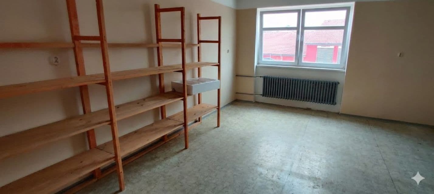 Prenájom kancelárie 32 m², Pod Hájem, Králův Dvůr, Středočeský kraj Prenájom kancelárie 32 m², Pod Hájem, Králův Dvůr, Středočeský kraj