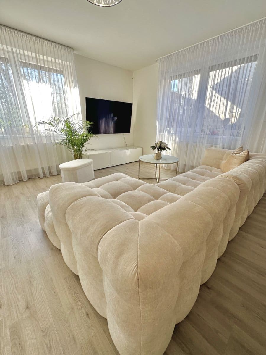 Predaj bytu 3-izbový 81 m², K Dobročovicům, Květnice, Středočeský kraj Predaj bytu 3-izbový 81 m², K Dobročovicům, Květnice, Středočeský kraj