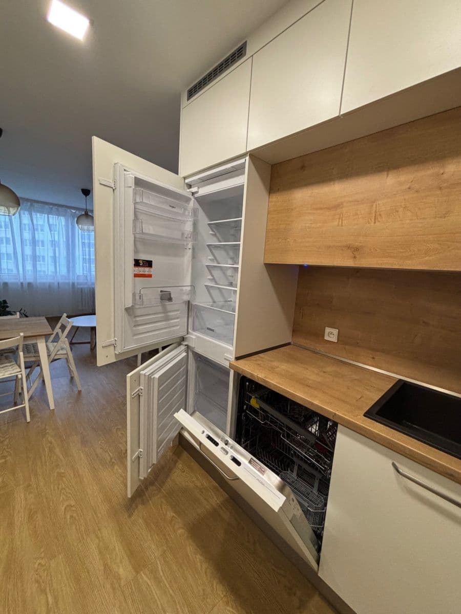 Prenájom bytu 2-izbový 47 m², Zvoncovitá, Praha, Praha Prenájom bytu 2-izbový 47 m², Zvoncovitá, Praha, Praha