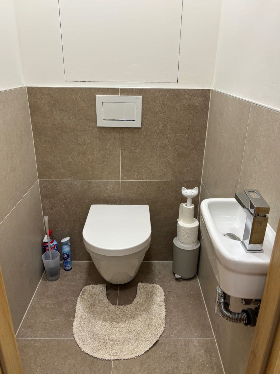 Prenájom bytu 2-izbový 47 m², Zvoncovitá, Praha, Praha Prenájom bytu 2-izbový 47 m², Zvoncovitá, Praha, Praha