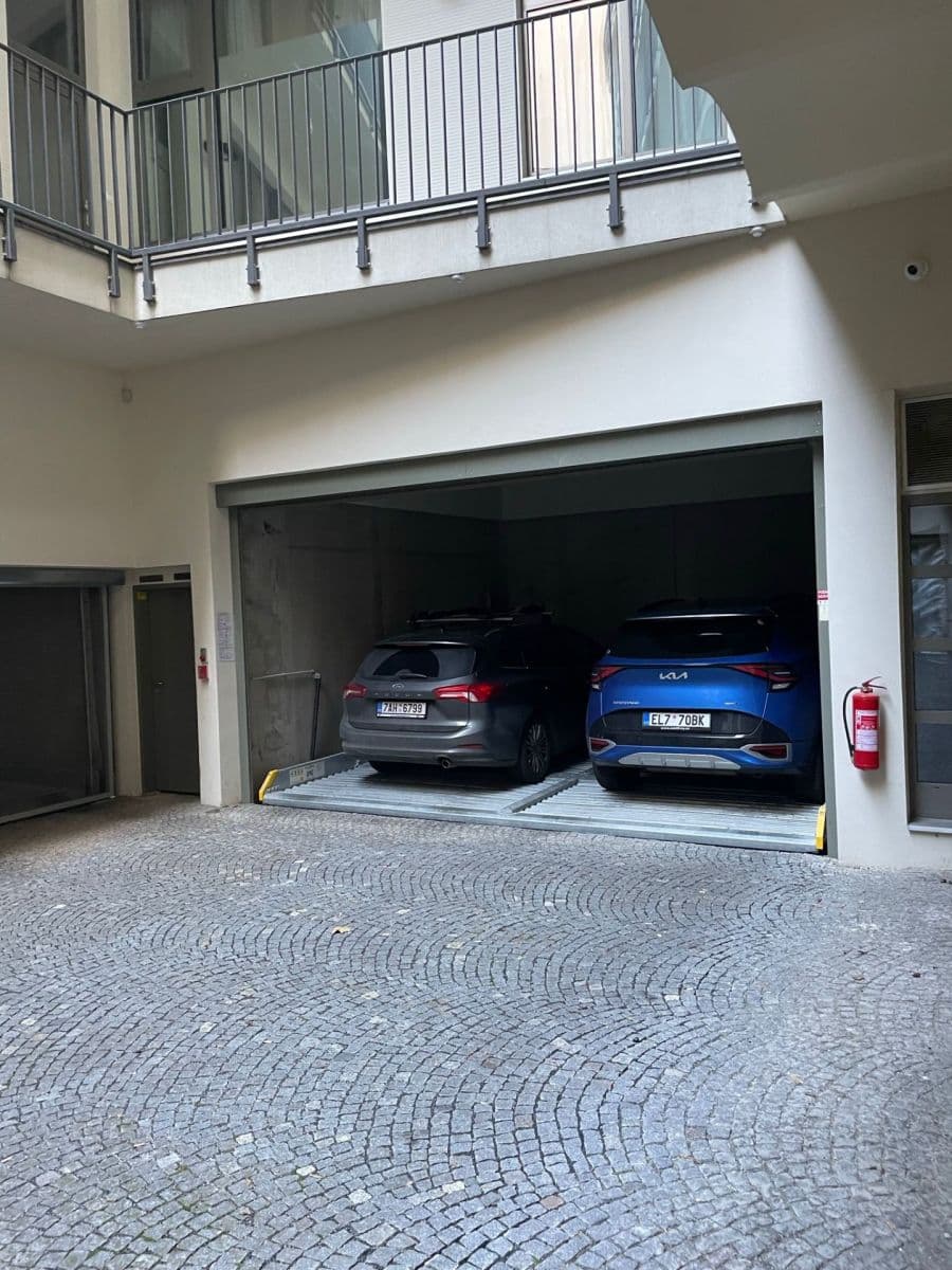 Prenájom bytu 2-izbový 48 m², Na Valentince, Praha, Praha Prenájom bytu 2-izbový 48 m², Na Valentince, Praha, Praha