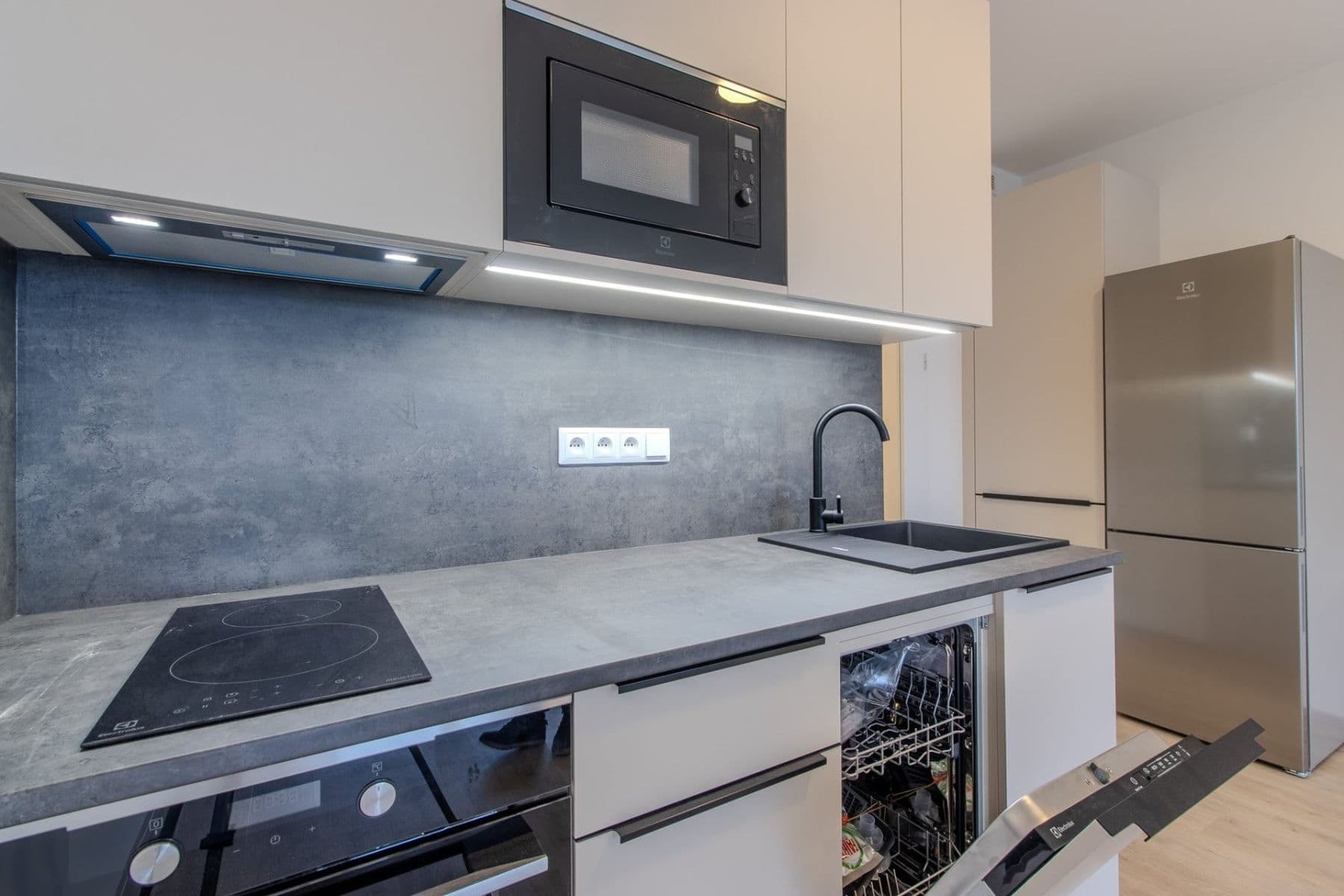 Prenájom bytu 1-izbový 33 m², Poděbradská, Praha, Praha Prenájom bytu 1-izbový 33 m², Poděbradská, Praha, Praha