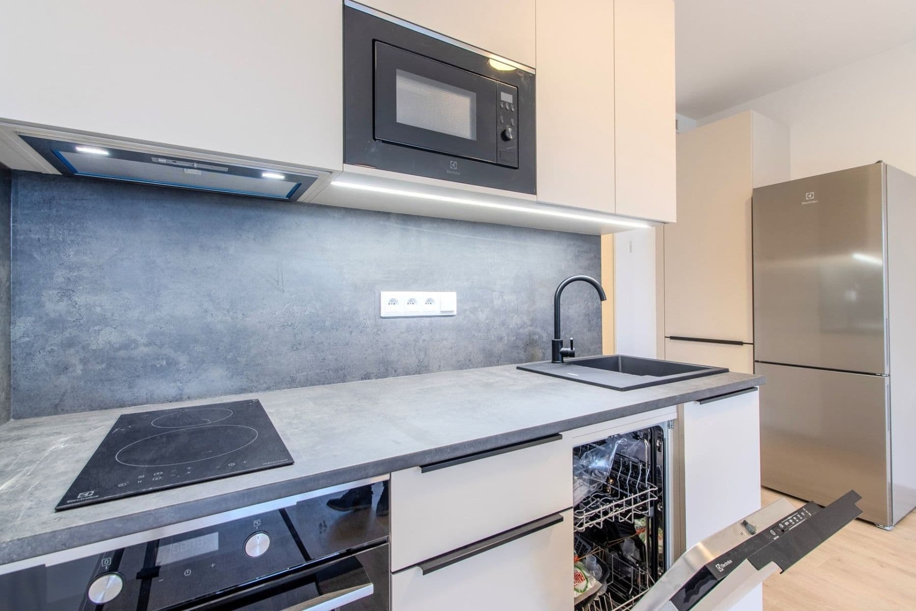 Prenájom bytu 1-izbový 33 m², Poděbradská, Praha, Praha Prenájom bytu 1-izbový 33 m², Poděbradská, Praha, Praha