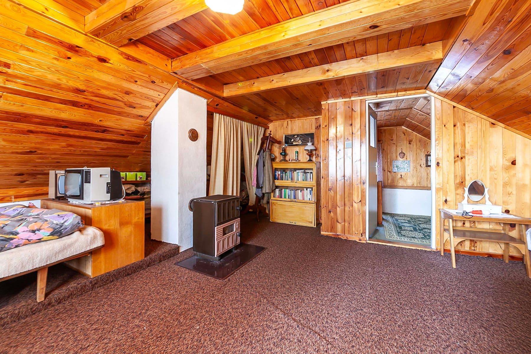 Predaj rekreačného objektu 100 m², pozemek 1.440 m², Malá Hraštice, Středočeský kraj Predaj rekreačného objektu 100 m², pozemek 1.440 m², Malá Hraštice, Středočeský kraj