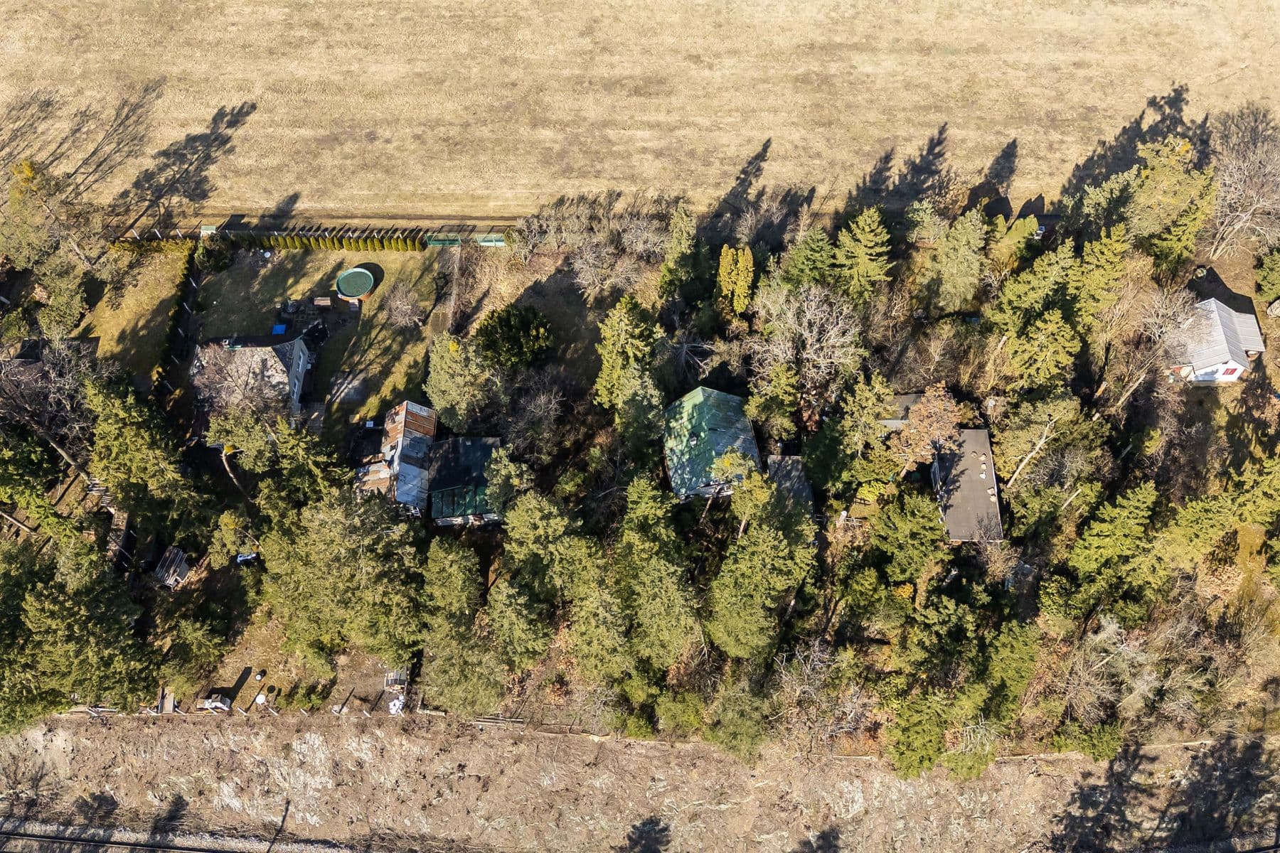 Predaj rekreačného objektu 100 m², pozemek 1.440 m², Malá Hraštice, Středočeský kraj Predaj rekreačného objektu 100 m², pozemek 1.440 m², Malá Hraštice, Středočeský kraj