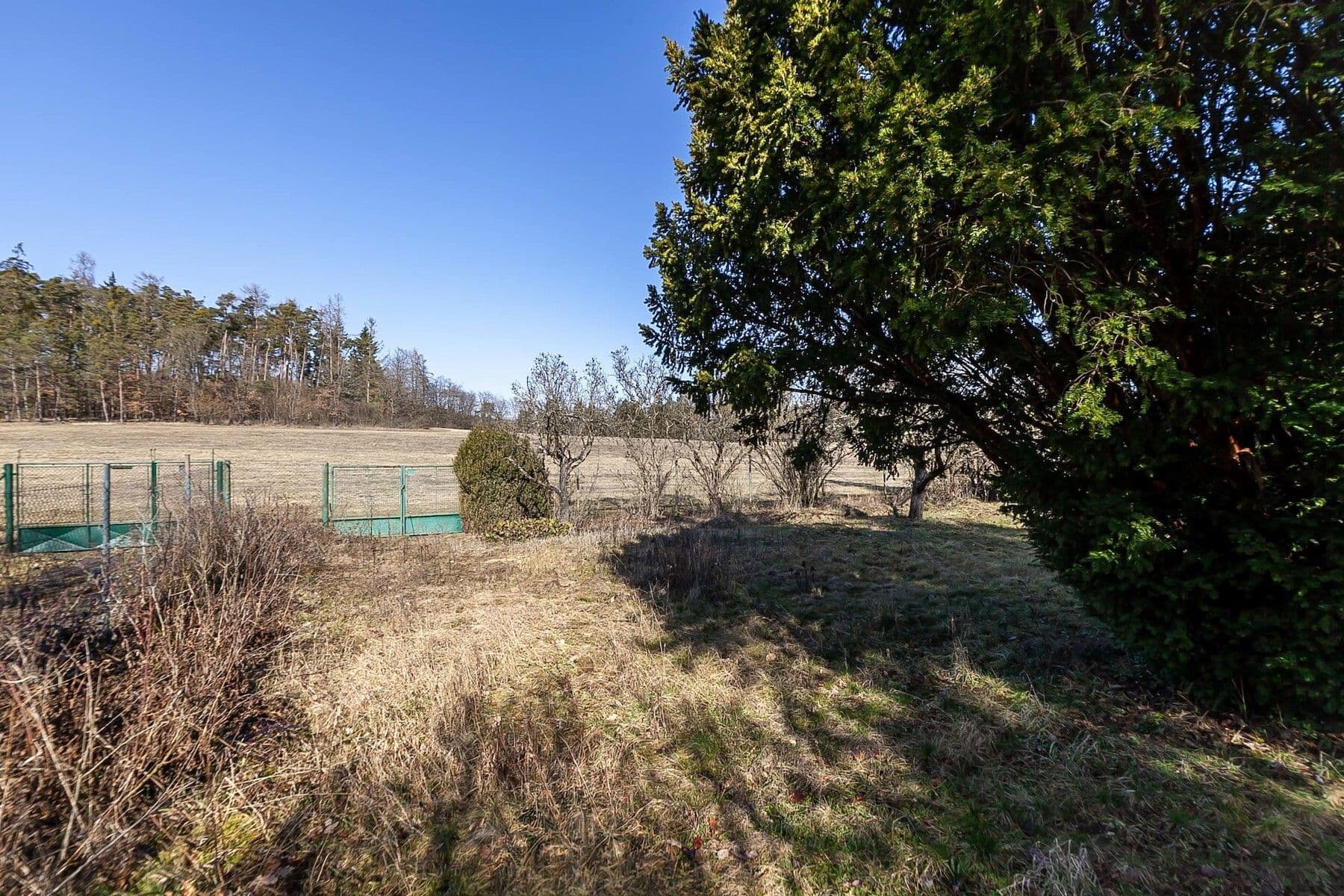 Predaj rekreačného objektu 100 m², pozemek 1.440 m², Malá Hraštice, Středočeský kraj Predaj rekreačného objektu 100 m², pozemek 1.440 m², Malá Hraštice, Středočeský kraj